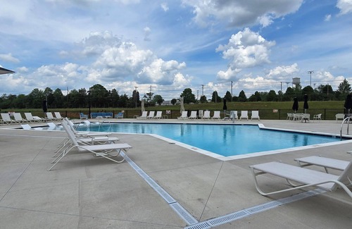 Winston - Salem Apartamento | immerse in Winston-Salem's Local Culture.