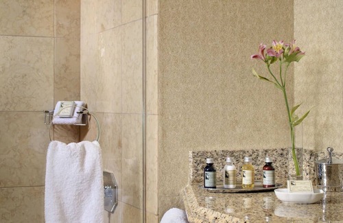 Torrey Pines Hotel | Immerse Yourself in Nature's Beauty! Courtyard View, Pet-friendly, Outdoor Pool!