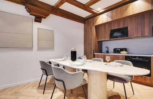 Sorbonne Apartamento | IMMERSE YOURSELF IN PARISIAN SPLENDOR-LATIN APARTMENT NEAR SAINT-MICHEL FOUNTAIN