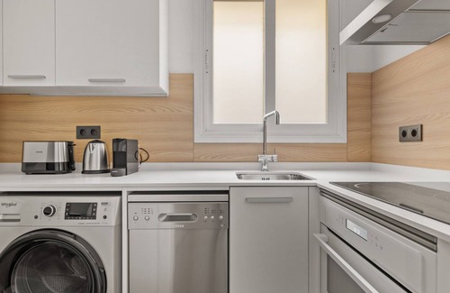 El Viso Apartamento | Immpecable Chamartín 2BR w/terrace, by Blueground