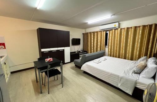 Ban Mai Apartamento | IMPACT challenger ห้องพักรายวัน เมืองทองธานี ตึก C9, P2, P1 每日房