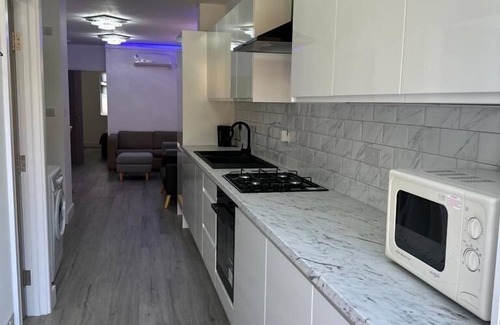 Hendon Apartamento | Impeccable 2-Bed Apartment in London