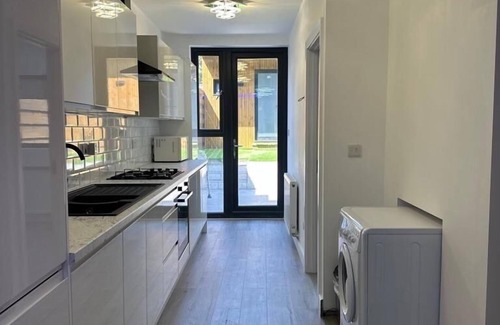 Hendon Apartamento | Impeccable 2-Bed Apartment in London