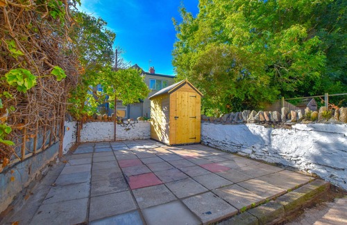 Plasnewydd Casa | Impeccable 4-bed Home Close to City Centre