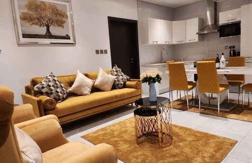 East Legon Apartamento | Impeccable & Cozy Gem-5 star Location - Pools, Gym