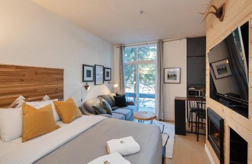 Blackcomb Apartamento | Impeccable Glacier Lodge Hotel Room w Pool+Hot Tub