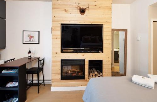 Blackcomb Apartamento | Impeccable Glacier Lodge Hotel Room w Pool+Hot Tub