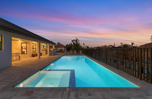 Burnt Store Casa | IMPECCABLE Gulf Access, Dock w/Tiki Bar, Outdoor Kitchen,AND AND AND - Villa Nautical Paradise