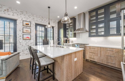 Hitch Village - Fred Wessels Homes Casa | Impeccable Home Steps to River Front w/ Roof Deck & Parking by Lucky Savannah