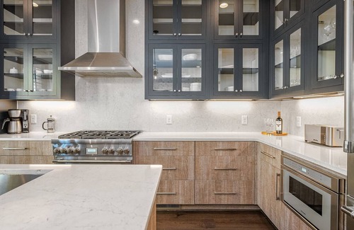 Hitch Village - Fred Wessels Homes Casa | Impeccable Home Steps to River Front w/ Roof Deck & Parking by Lucky Savannah