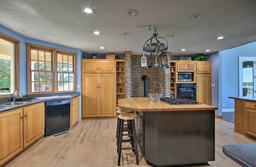 Camden Casa | Impeccable Home w/ Dock & Pool on Lake Wateree!