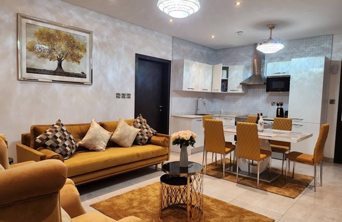 East Legon Apartamento | Impeccable Luxury 2bed apartmnt in Accra, Gym, Pool