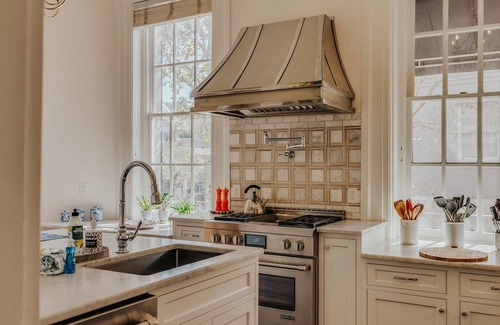 Historic Downtown Savannah Casa | Impeccable Luxury Mansion on Lovely, Quiet Pulaski Square by Lucky Savannah