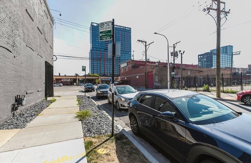 West Loop Apartamento | Impeccable W Loop 1BR w/Gym, Pool, Rooftop, Spa & W/D, by Blueground