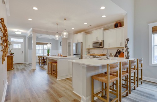 Silver Lake Casa | Impeccably kept 4 bed/3.5 bath home at Fortune Place in charming Wilmington!