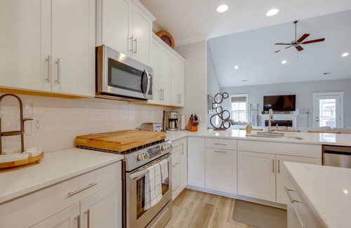 Silver Lake Casa | Impeccably kept 4 bed/3.5 bath home at Fortune Place in charming Wilmington!