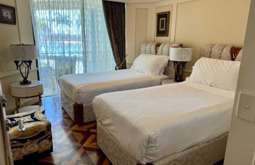 Main Beach Hotel | Imperial Hotel Gold Coast