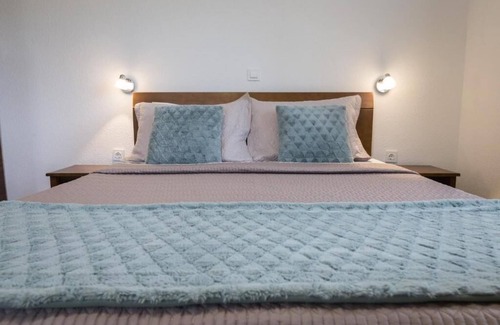 Jezerce Cama Y Desayuno | Imperial house