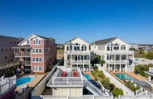 Kill Devil Hills Apartamento | Imperial Palace 12 Bedroom Oceanfront Home