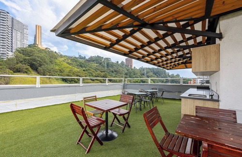 San Diego Apartamento | Impressive 2BR apt with Jacuzzi & A/C in El Poblado