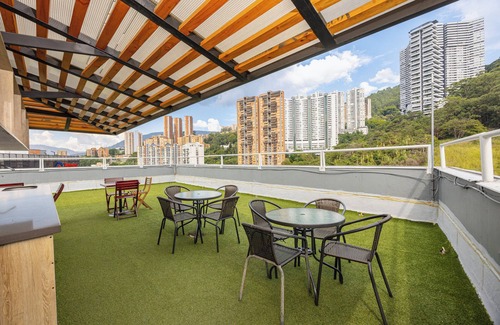 San Diego Apartamento | Impressive 2BR apt with Jacuzzi & A/C in El Poblado