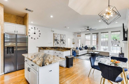 Irving Casa | Impressive 5BR/3.5B Home with Pool, Game Room & Cinema Room