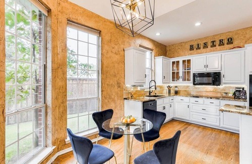 Irving Casa | Impressive 5BR/3.5B Home with Pool, Game Room & Cinema Room