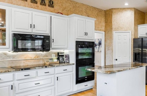 Irving Casa | Impressive 5BR/3.5B Home with Pool, Game Room & Cinema Room
