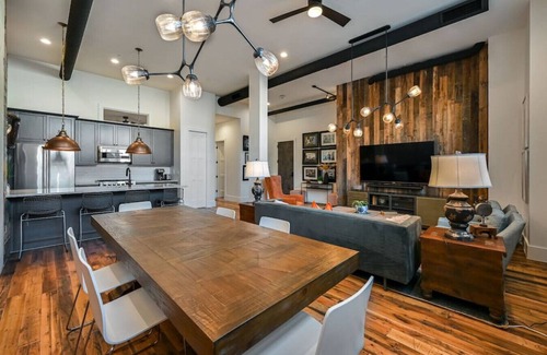 Downtown Asheville Apartamento | Impressive City Center Condo with EV Outlet