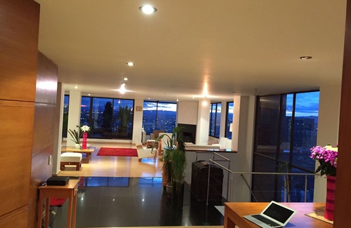 El Palomar Apartamento | IMPRESIONANTE ATICO AMUEBLADO CON INCREÍBLES VISTAS EN ROSALES-BOGOTA.