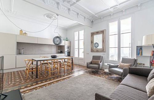 Eixample Condominio | Impressive modernist apartment 20 mtrs from Paseo de Gracia.