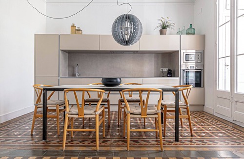 Eixample Condominio | Impressive modernist apartment 20 mtrs from Paseo de Gracia.