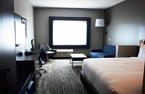 Jacksonville Casa | Impressive Space for Business & Vacation Trips!