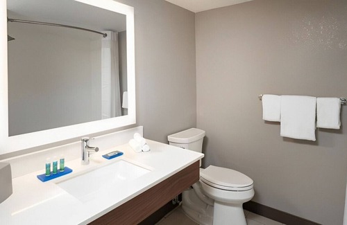Jacksonville Casa | Impressive Space for Business & Vacation Trips!