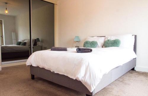 Leeds Casa | Impressive Urban Townhouse - Leeds City Centre