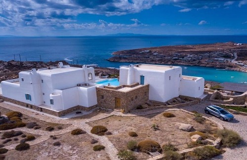 Plintri Villa | Impresionante villa a 3 minutos de Super Paradise Beach, gran piscina privada y vistas panorámicas al mar
