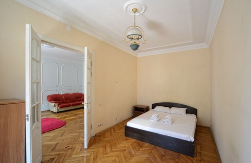 Shevchenkivs'kyi District Apartamento | 🌏💛💙🇺🇦 in Шевченківський район