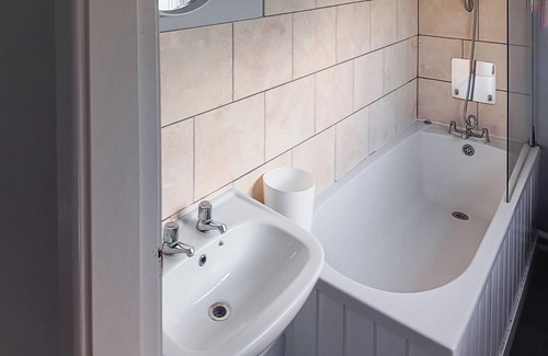 Sunderland Cabaña | In a convenient location with a garden and free city centre parking available, this detached propert