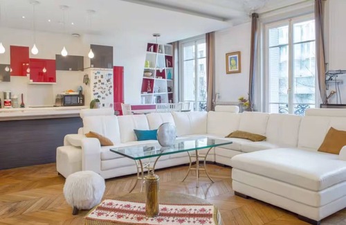 Faubourg-du-Roule Apartamento | In a fantastic location overlooking the Arc de Triomphe & Champs Élysées