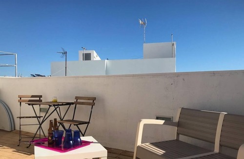 Conil de la Frontera City Center Cabaña | Atractivo duplex, con azotea, muy agradable y moderno. 2-4 pax.