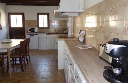 Creon-dArmagnac Casa | In a Wing of an Old Manor House