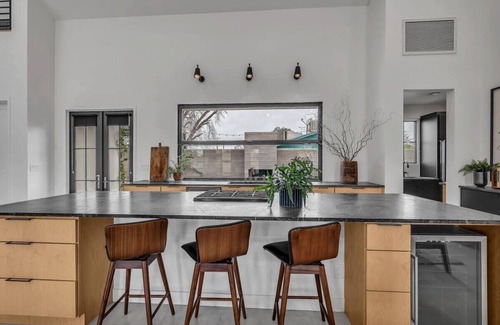 Gilbert Casa | IN DT Gilbert - 4500 Sqft Luxury Estate w/ Casita