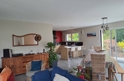 Fouesnant Casa | En Fouesnant reciente casa espaciosa y tranquila con jardín a 2 km del mar