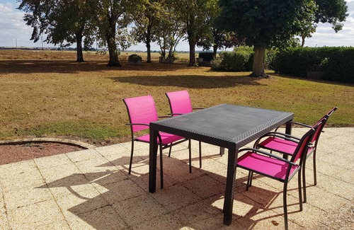 Moncontour Casa | In the countryside for Prof et Voyageur