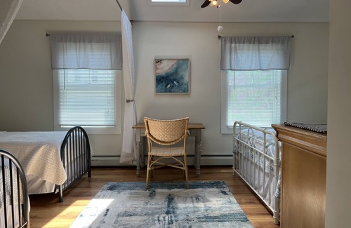 Narragansett Pier Casa | In heart of Historic Narragansett Pier, easy walk to beach, restaurants & shops!