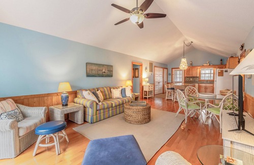 Sea Scape Casa | In Heart of Kitty Hawk! 3BR. Near golf & shops.