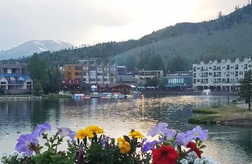 Lakeside Village Casa | In Keystone! On Lake! Hot Tub and Pool! Wood Fireplace! Views! Walk 2 Food! Big Unit