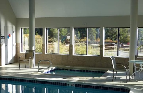 Lakeside Village Casa | In Keystone! On Lake! Hot Tub and Pool! Wood Fireplace! Views! Walk 2 Food! Big Unit