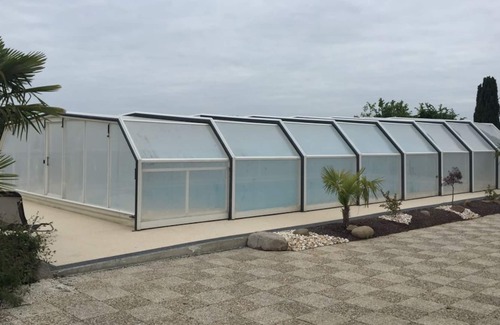 Chabournay Apartamento | En gran finca con piscina: apartamento de 1 dormitorio para 4 personas.