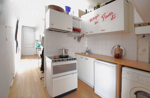 Montmartre Apartamento | In Montmartre, lovely 2 rooms in a charming parisien flat. No instant booking